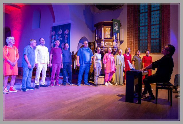 Miente Lala_Oldendorf_Michael am Klavier_Copyright: Ernst Ryll